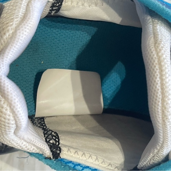 Nike Air Max 2090 Boys Size 4 Youth Sneakers - Picture 5 of 11